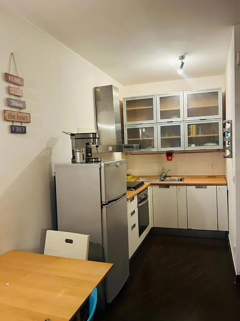 Easy Room Italy Prada Μιλάνο 0*,